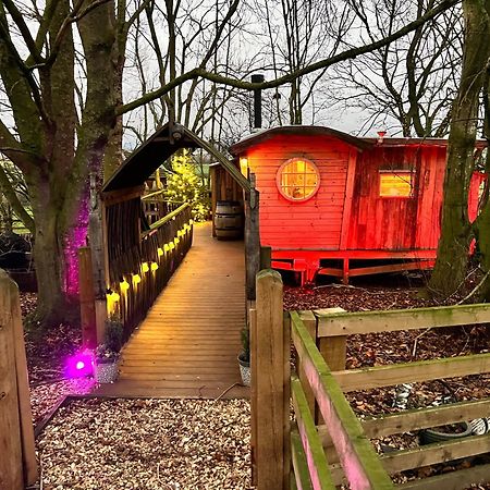 Burtree Country House, Tipi'S, Treehouse & Lodge & House Rooms With Hot Tubs In A Private Garden 서스크 외부 사진