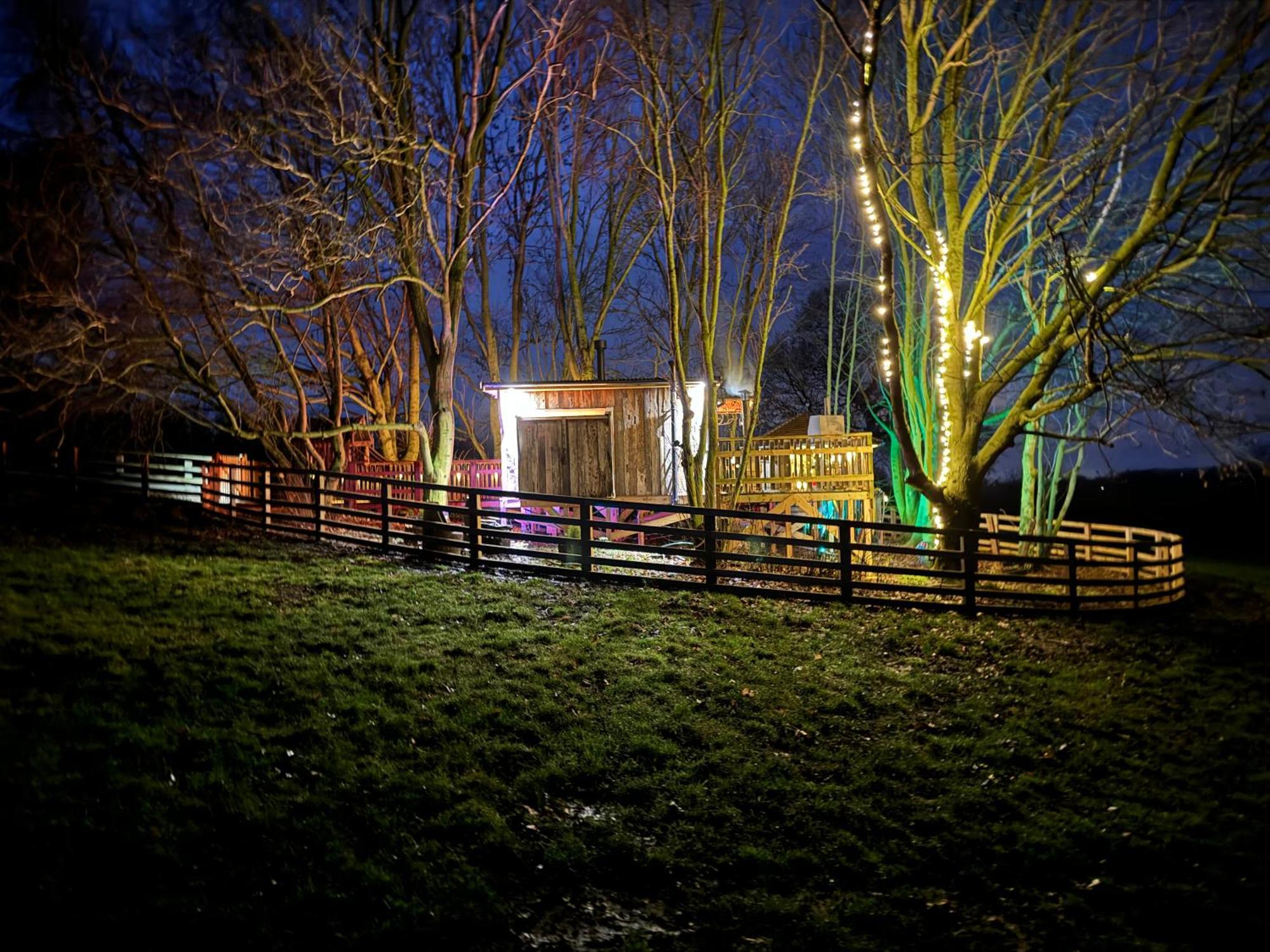 Burtree Country House, Tipi'S, Treehouse & Lodge & House Rooms With Hot Tubs In A Private Garden 서스크 외부 사진