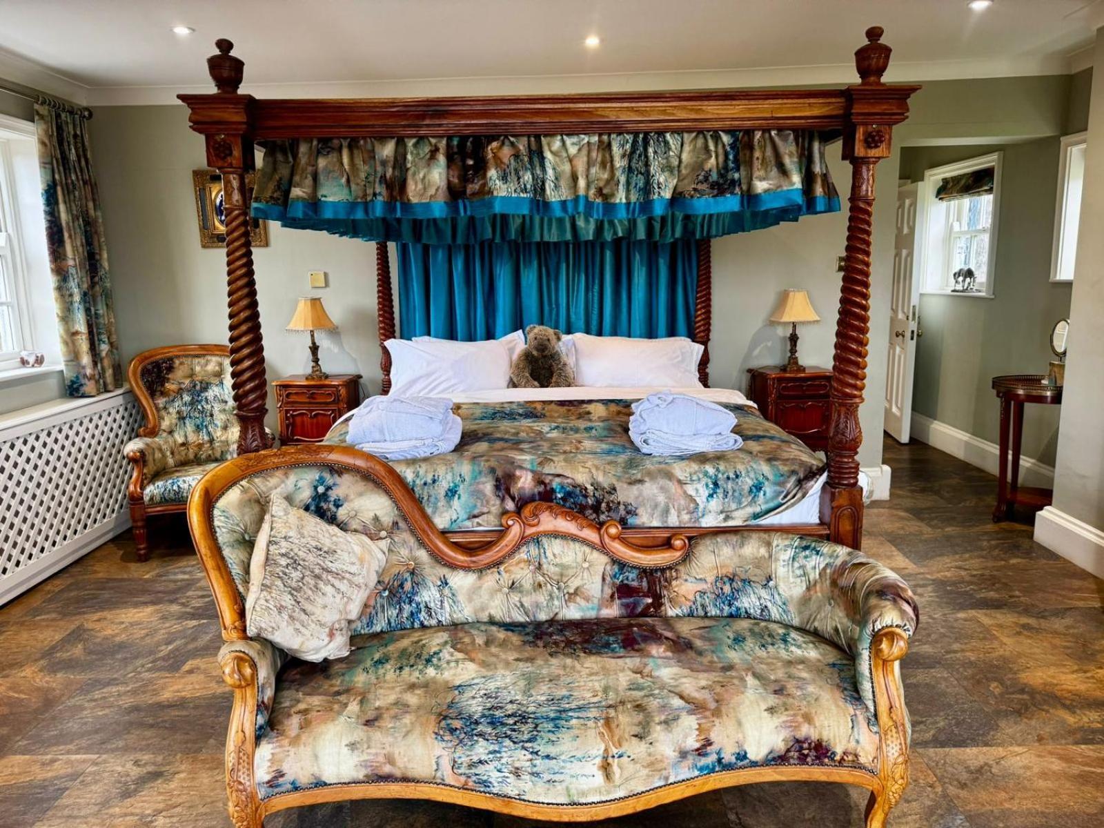 Burtree Country House, Tipi'S, Treehouse & Lodge & House Rooms With Hot Tubs In A Private Garden 서스크 외부 사진