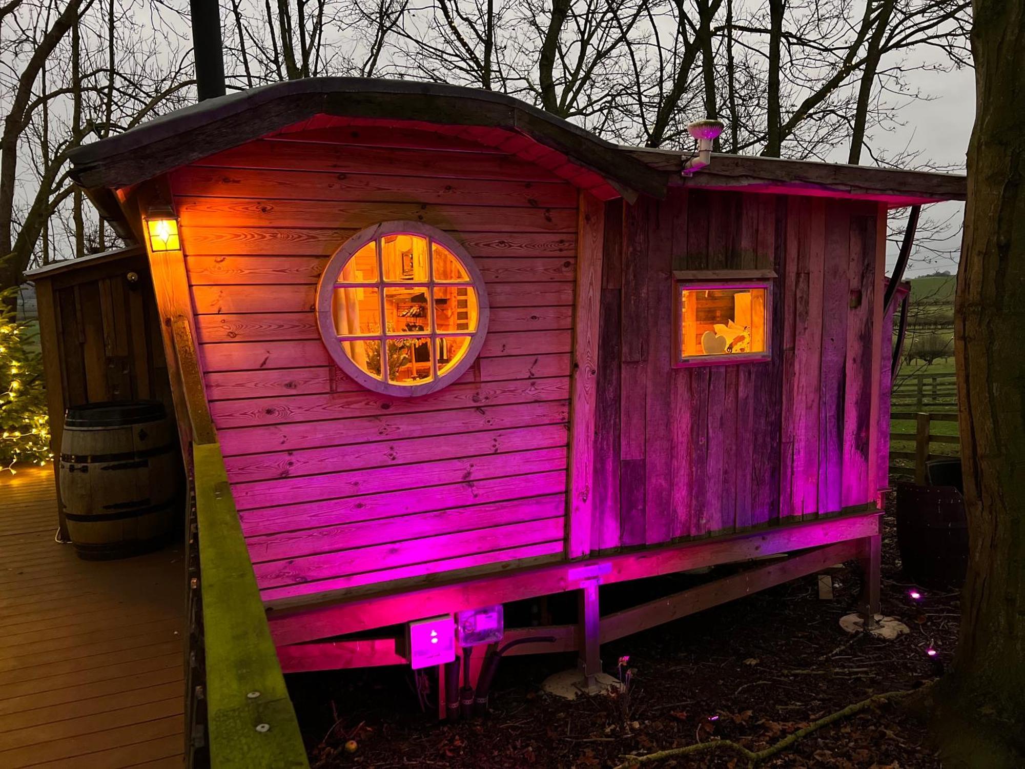 Burtree Country House, Tipi'S, Treehouse & Lodge & House Rooms With Hot Tubs In A Private Garden 서스크 외부 사진