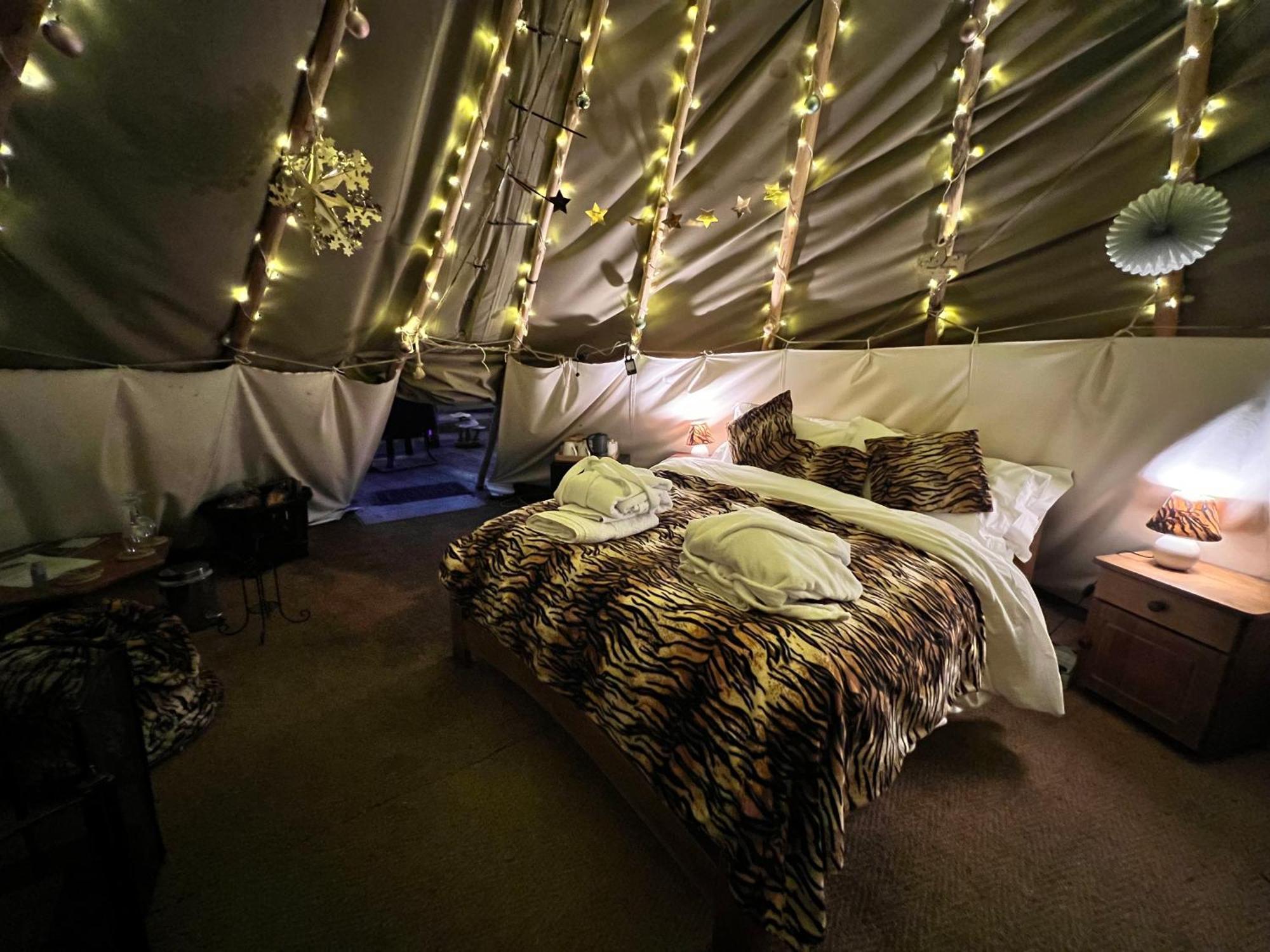 Burtree Country House, Tipi'S, Treehouse & Lodge & House Rooms With Hot Tubs In A Private Garden 서스크 외부 사진