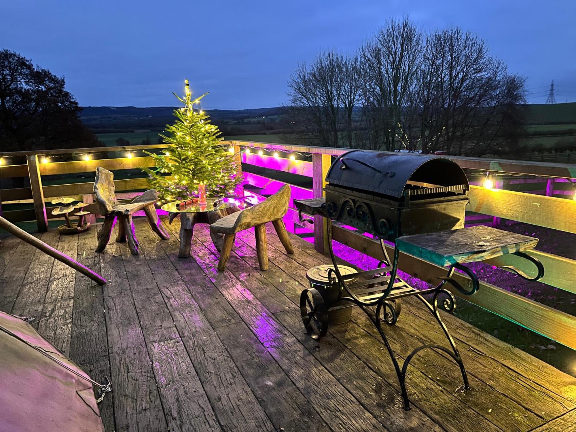 Burtree Country House, Tipi'S, Treehouse & Lodge & House Rooms With Hot Tubs In A Private Garden 서스크 외부 사진