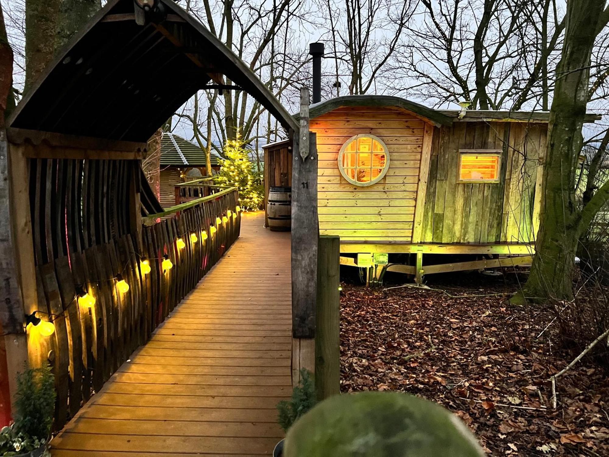 Burtree Country House, Tipi'S, Treehouse & Lodge & House Rooms With Hot Tubs In A Private Garden 서스크 외부 사진