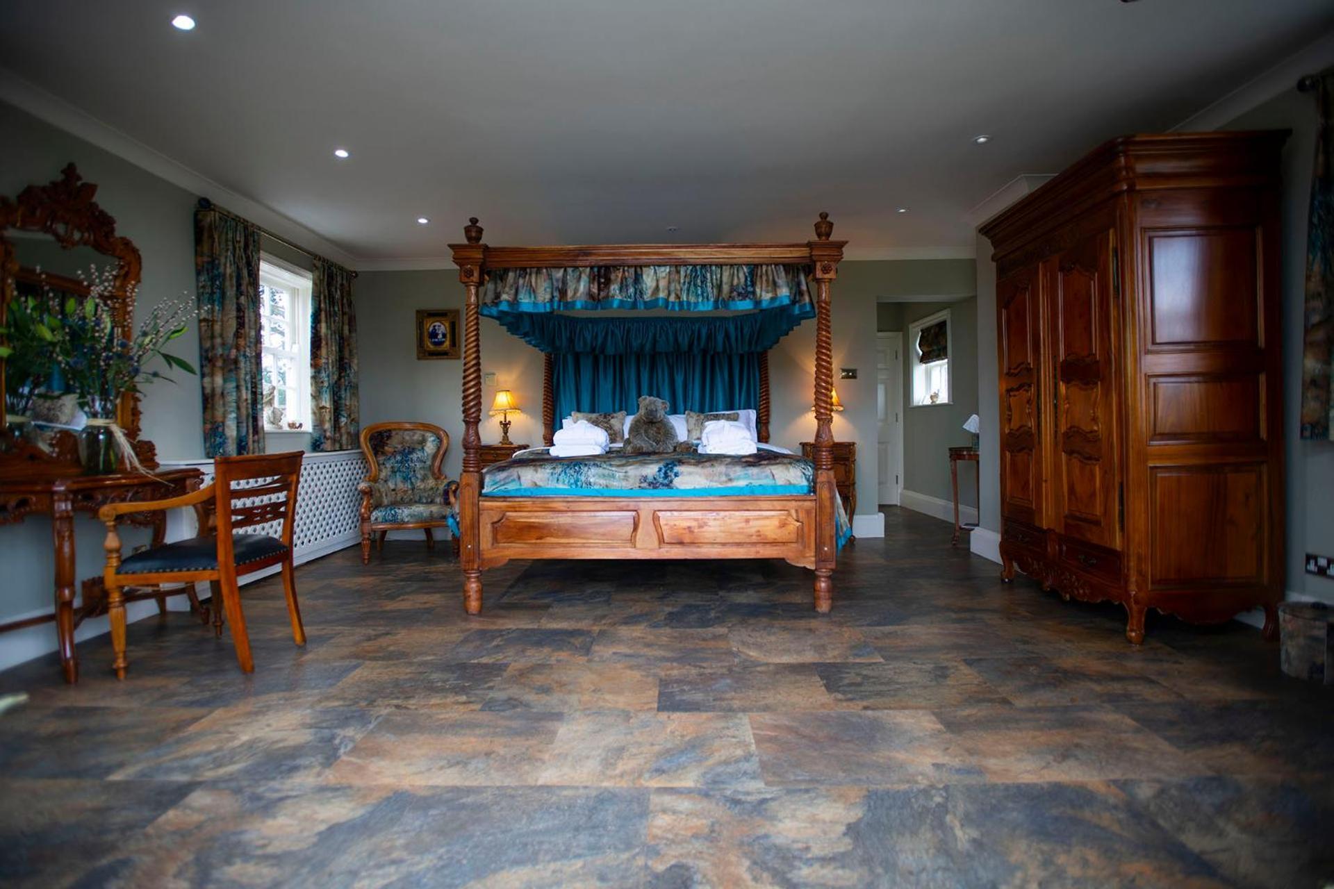 Burtree Country House, Tipi'S, Treehouse & Lodge & House Rooms With Hot Tubs In A Private Garden 서스크 외부 사진