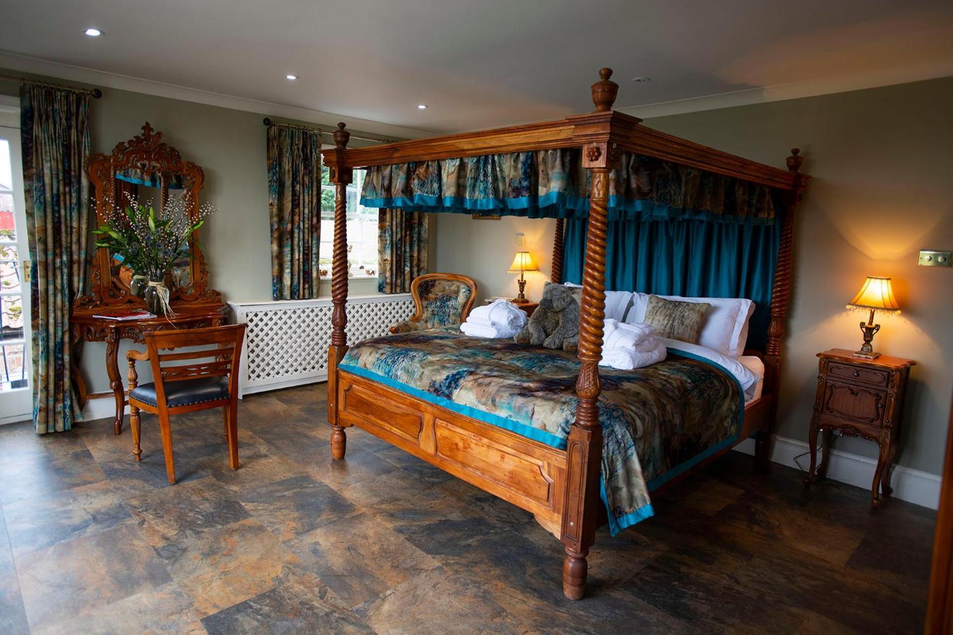 Burtree Country House, Tipi'S, Treehouse & Lodge & House Rooms With Hot Tubs In A Private Garden 서스크 외부 사진