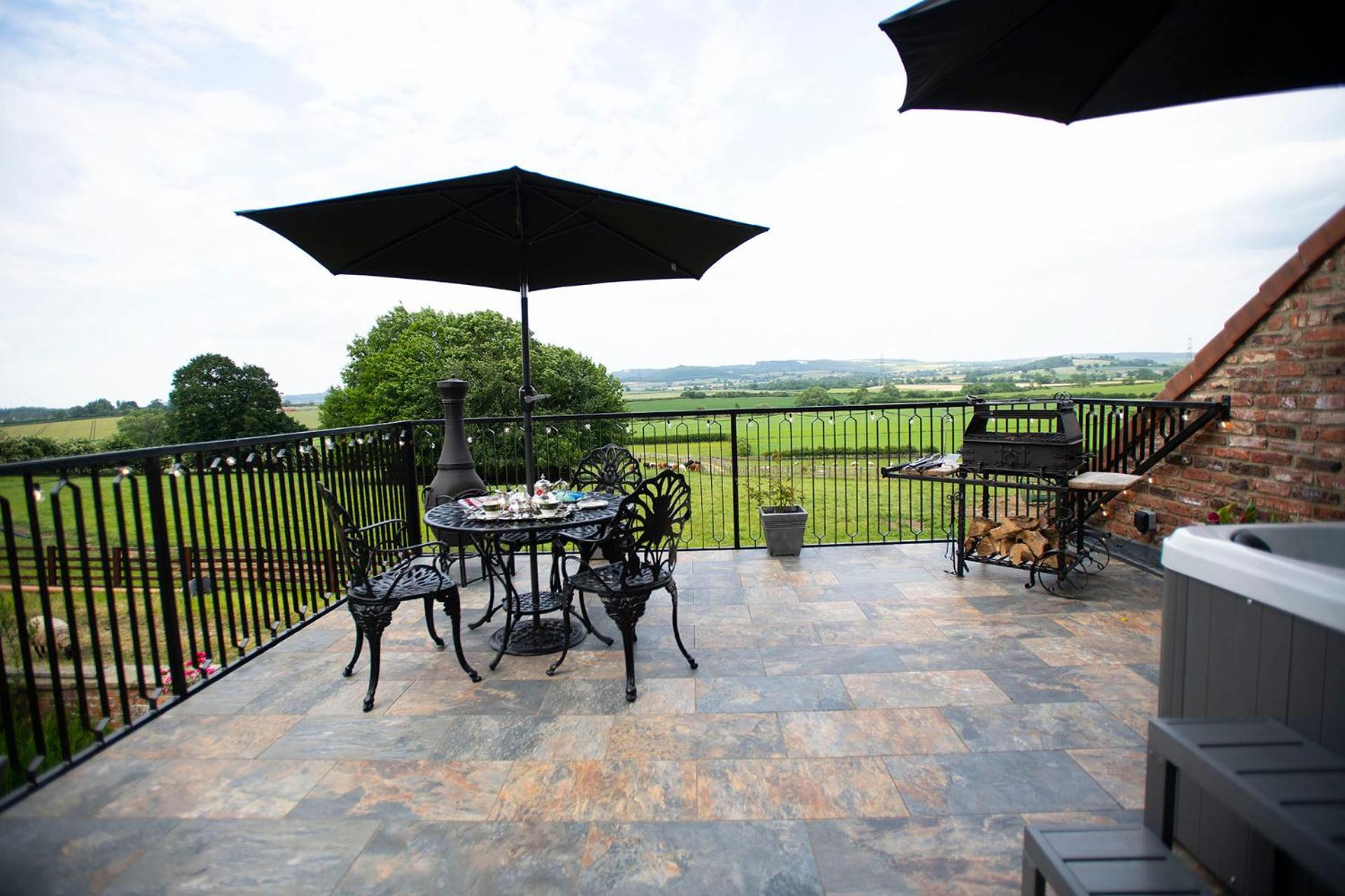 Burtree Country House, Tipi'S, Treehouse & Lodge & House Rooms With Hot Tubs In A Private Garden 서스크 외부 사진