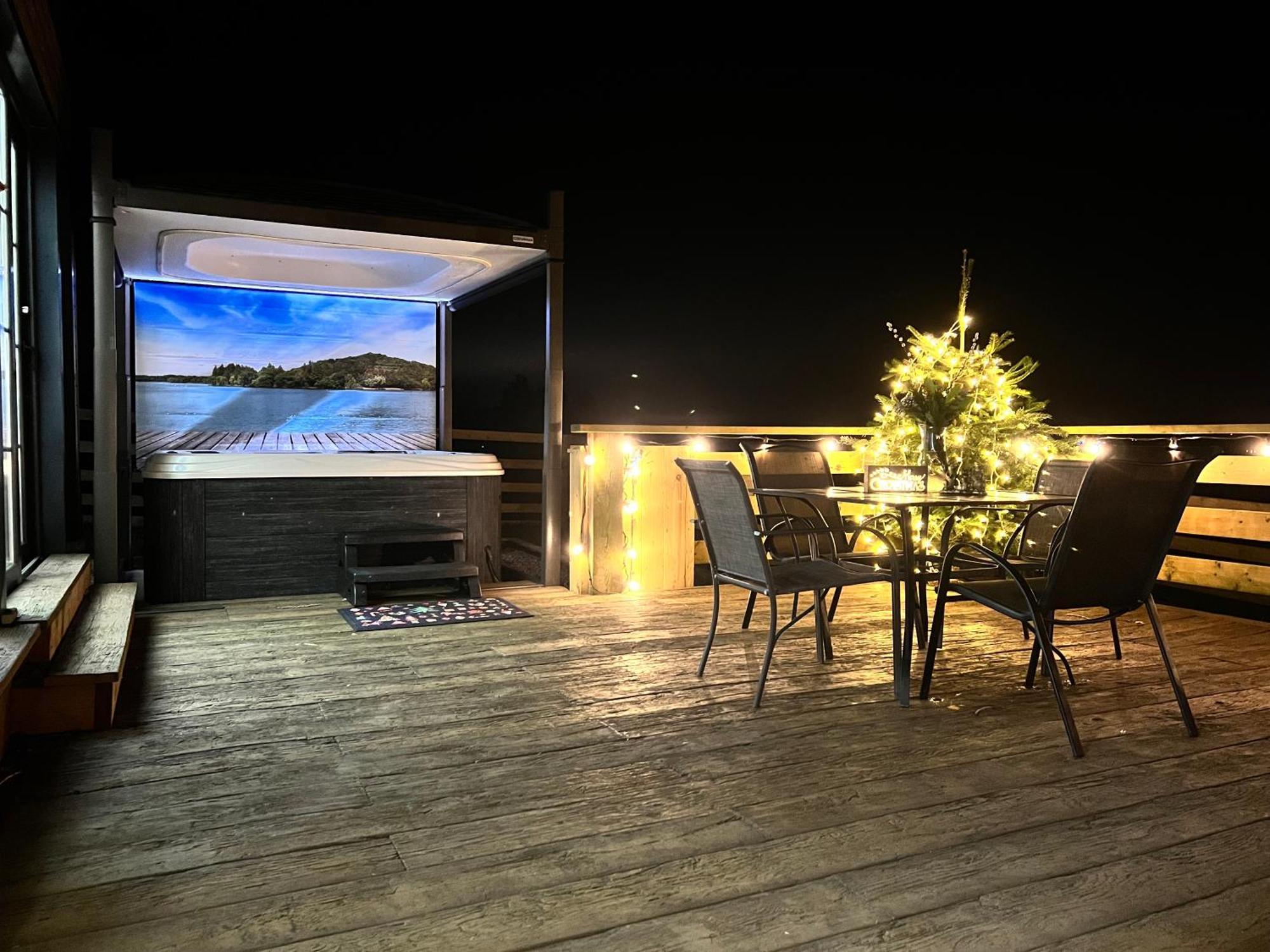 Burtree Country House, Tipi'S, Treehouse & Lodge & House Rooms With Hot Tubs In A Private Garden 서스크 외부 사진