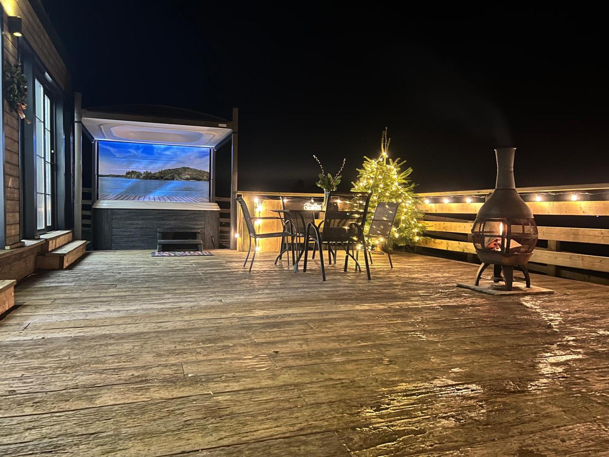 Burtree Country House, Tipi'S, Treehouse & Lodge & House Rooms With Hot Tubs In A Private Garden 서스크 외부 사진