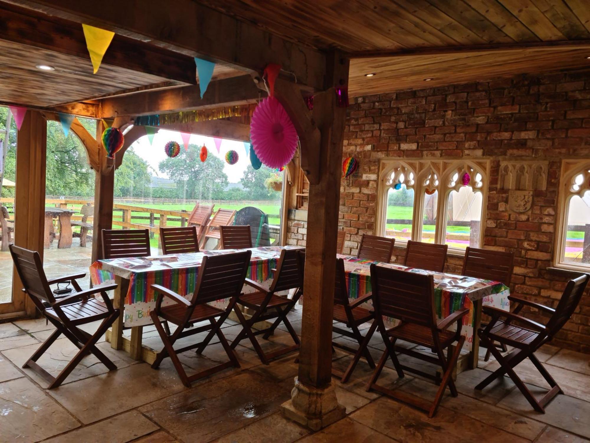 Burtree Country House, Tipi'S, Treehouse & Lodge & House Rooms With Hot Tubs In A Private Garden 서스크 외부 사진
