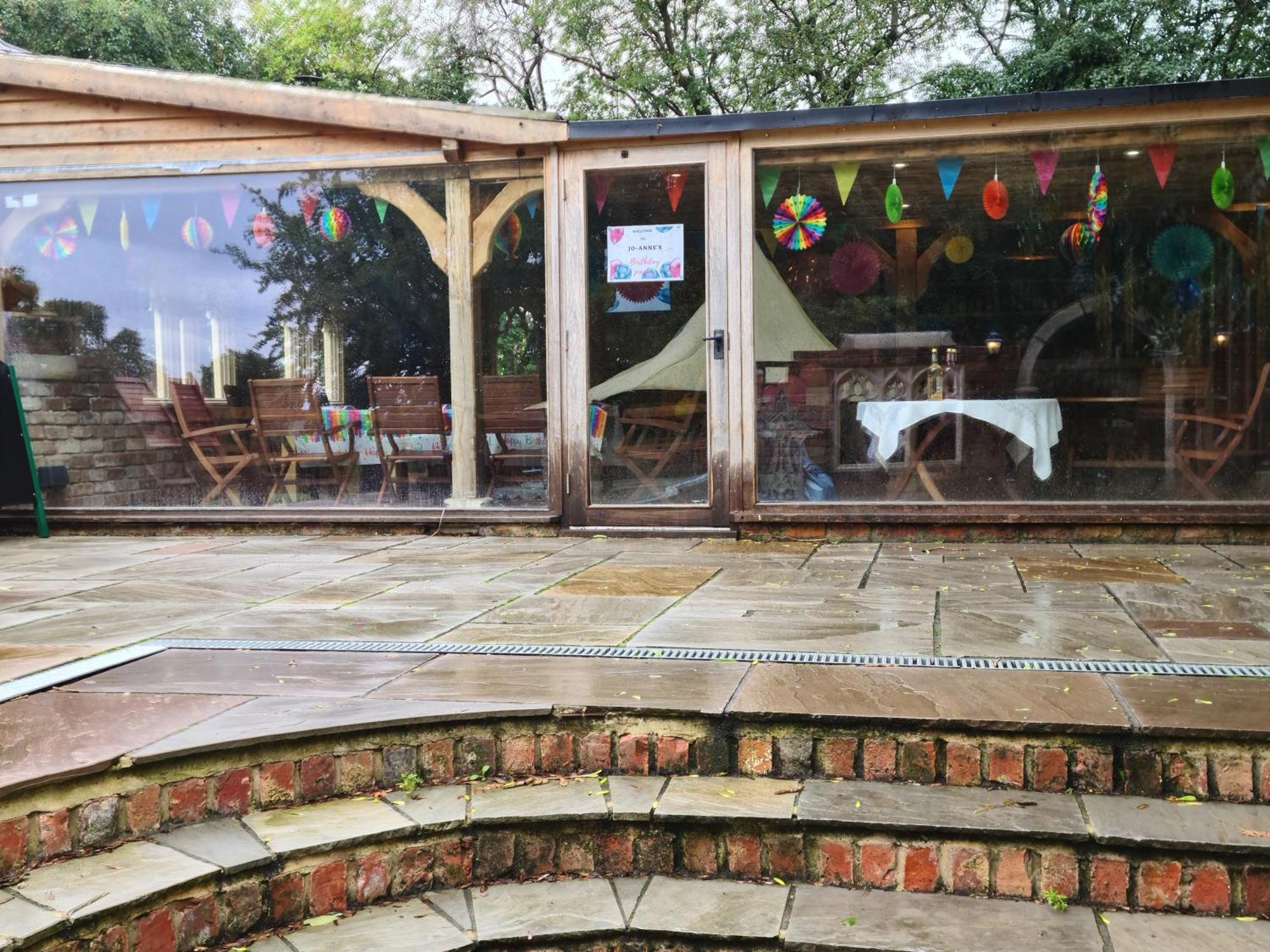 Burtree Country House, Tipi'S, Treehouse & Lodge & House Rooms With Hot Tubs In A Private Garden 서스크 외부 사진